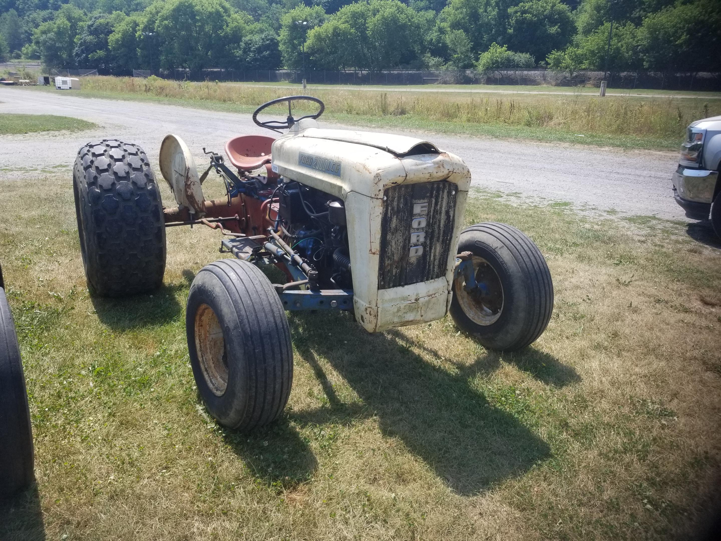 Ford 2000 Lcg Tractor