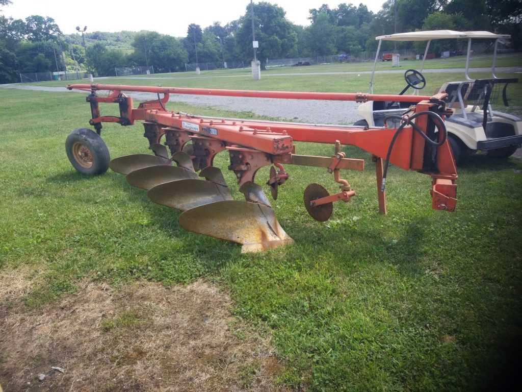 Allis Chalmers 416 Plows