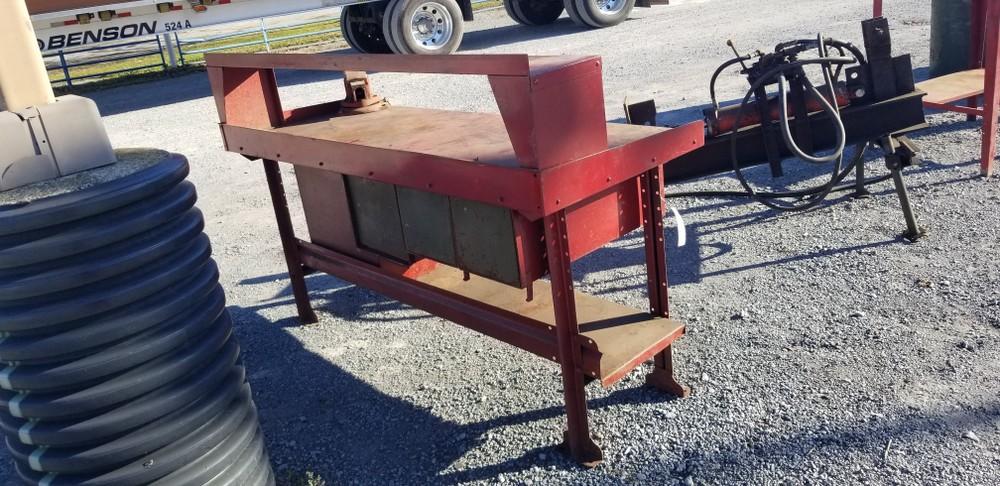 6' Red Work Bench W/ Vise