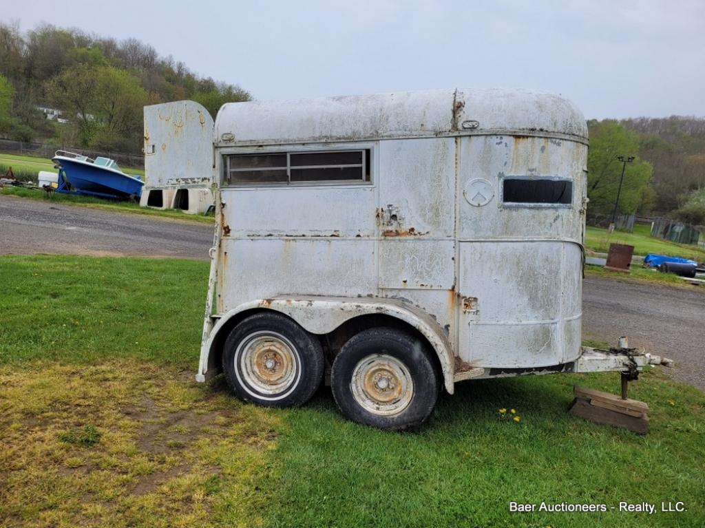 2 Horse Trailer - No Title