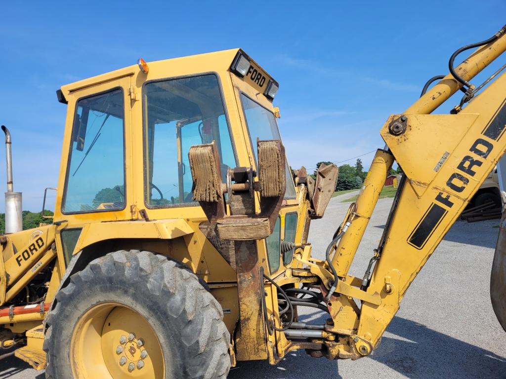 Ford 655 Backhoe