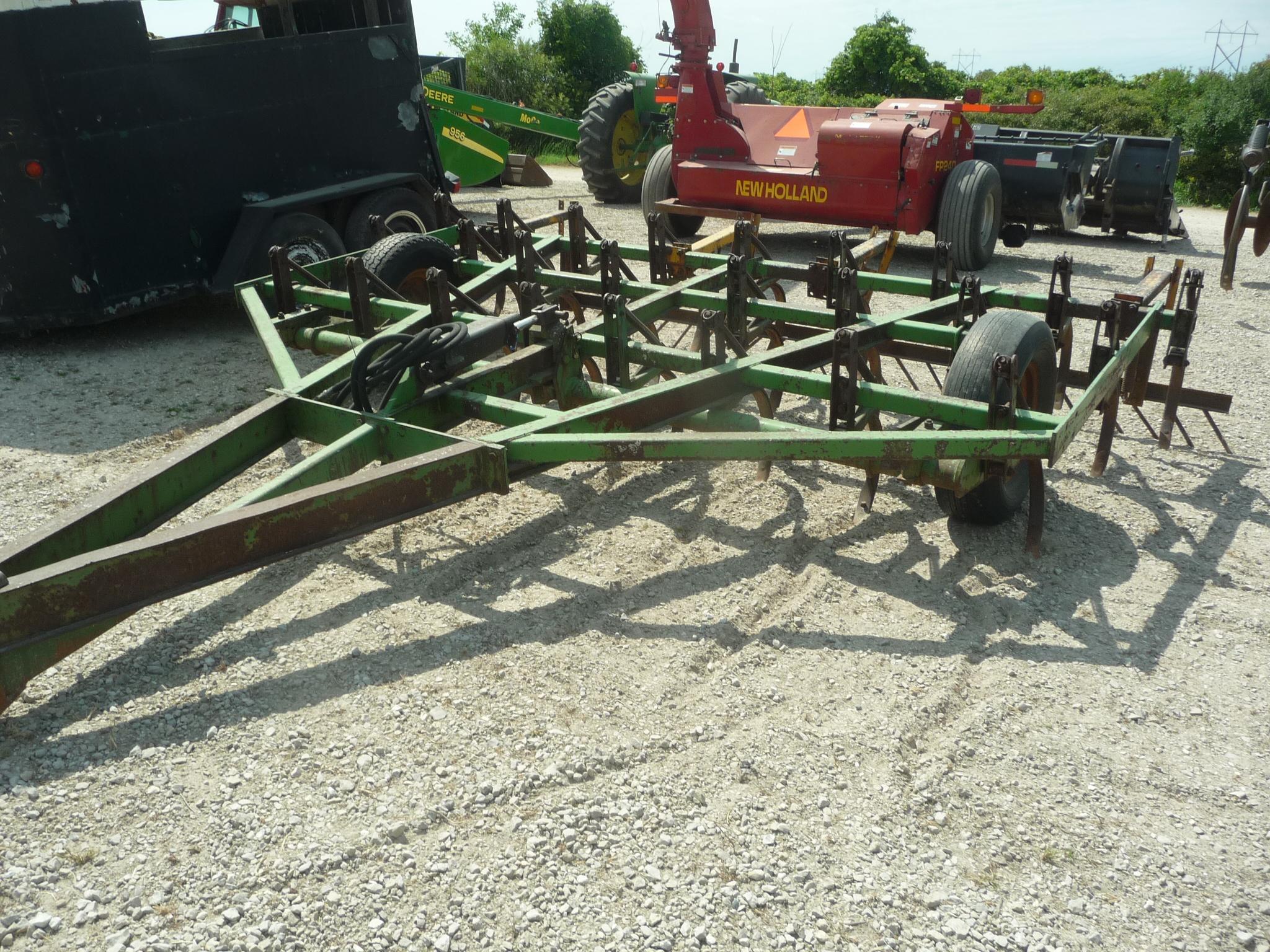 John Deere 12' field cultivator Mod c21, rear buster bar