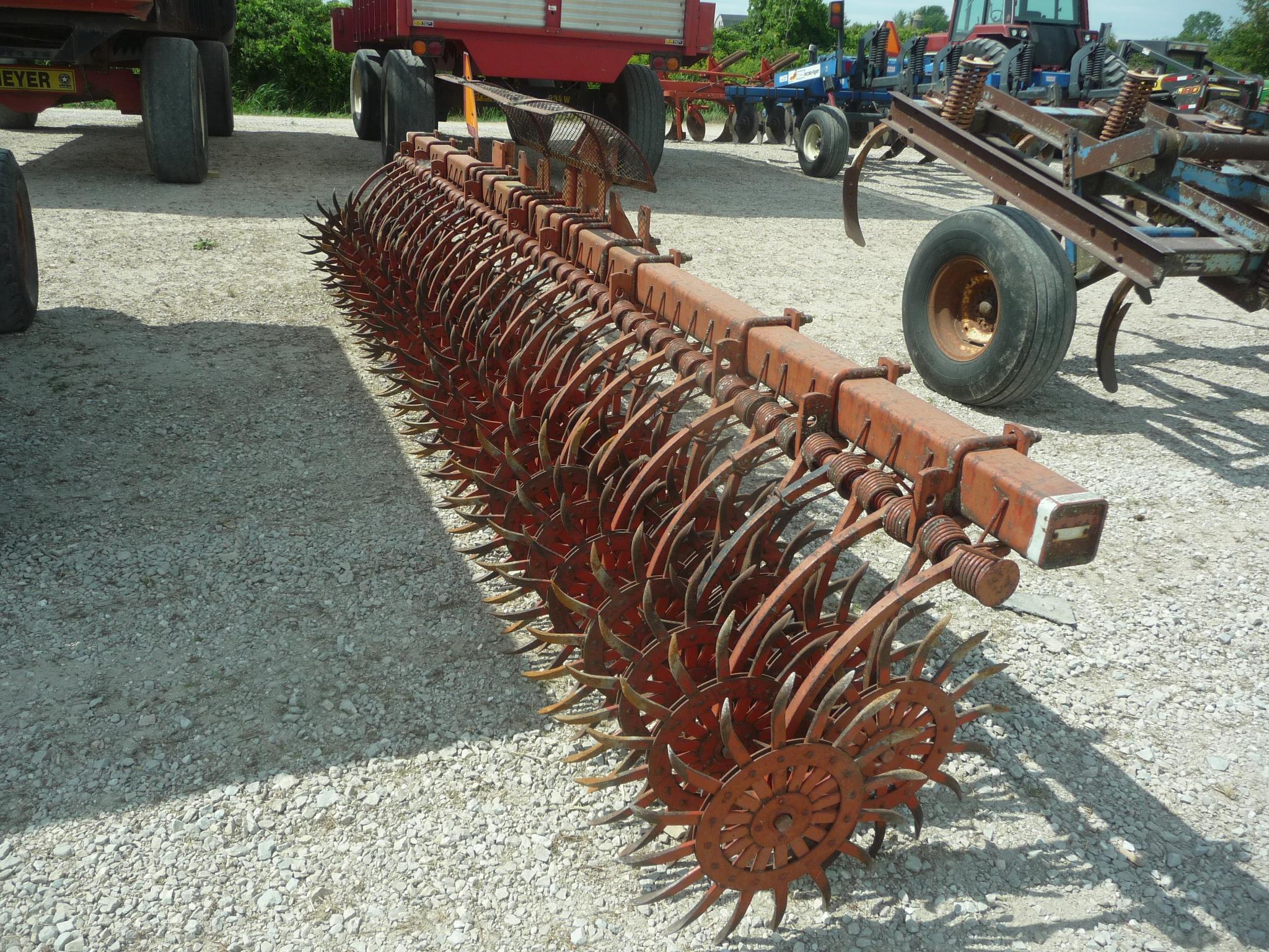 Yetter 3415 3 point rotary hoe
