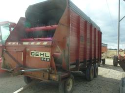 Gehl 940 16' SU wagon w/Gehl (12) Ton tandem gear