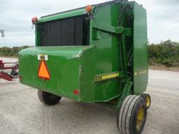 JD 535 round baler