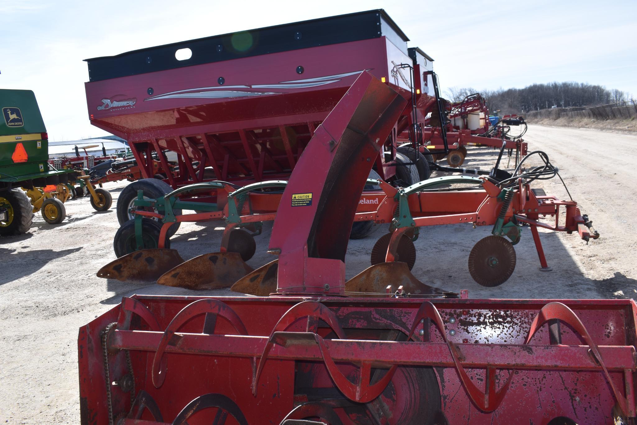 IH 80 7' Snowblower