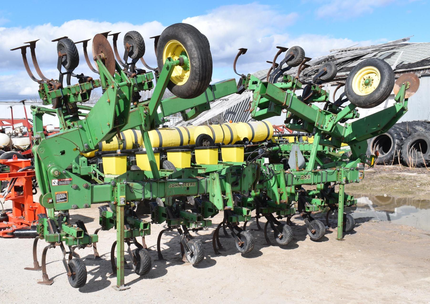 John Deere 856 12 Row Corn Cultivator