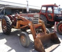 IH Farmall 460 w/ Loader