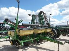 John Deere 7200 6 Row Corn Planter