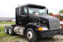 2002 Volvo Semi Truck