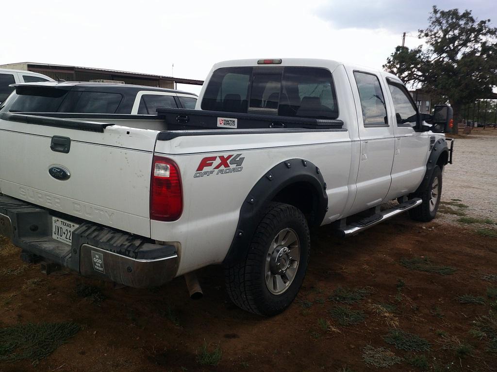 2010 FORD F250 4-DOOR PU