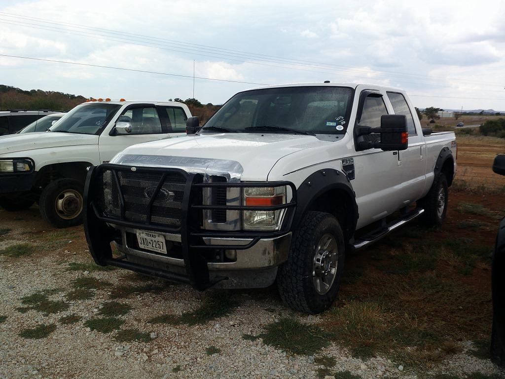 2010 FORD F250 4-DOOR PU