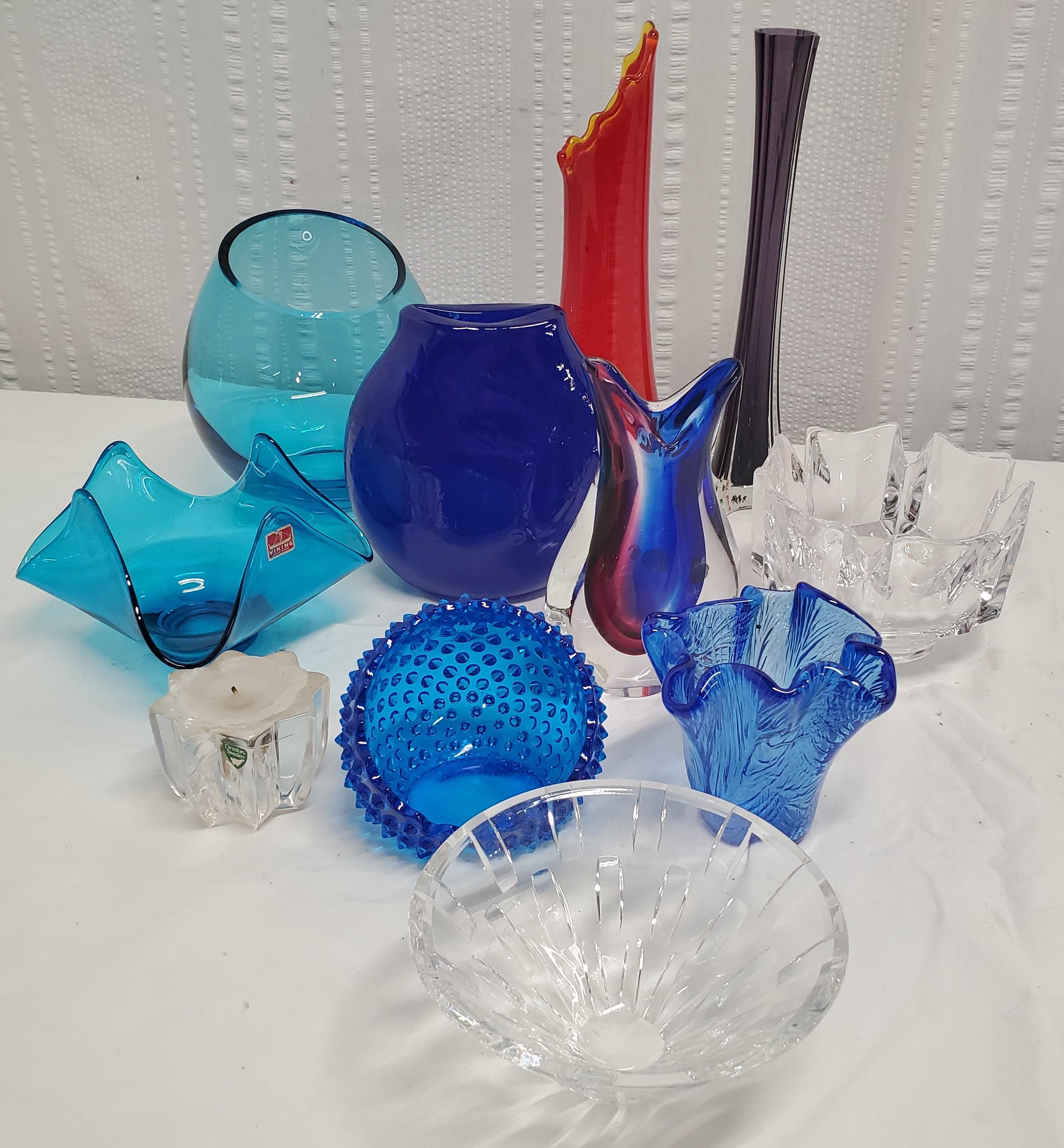 11 Pcs Of Art Glass Vases