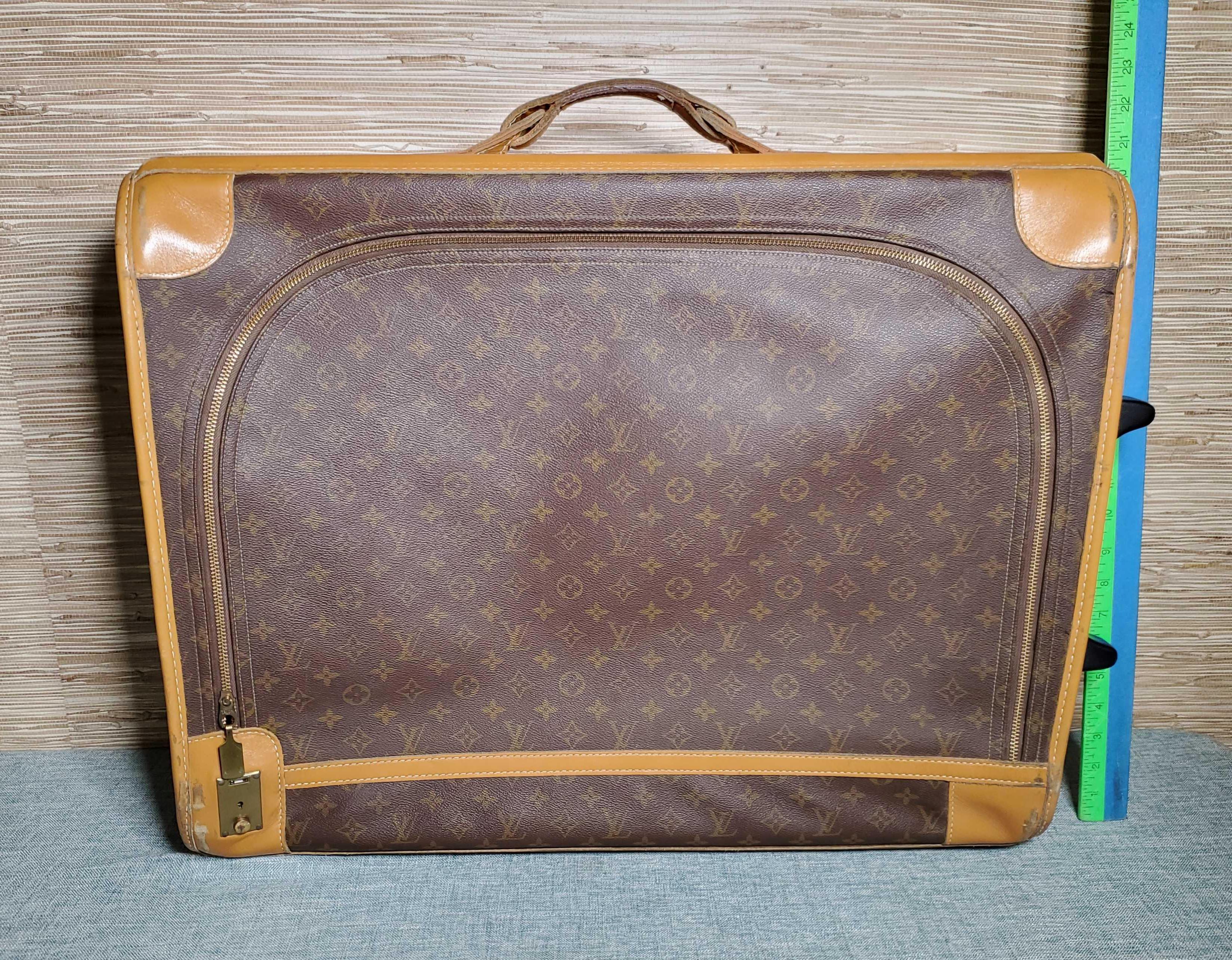 Authentic Vintage French Company Louis Vuitton Pullman with COA