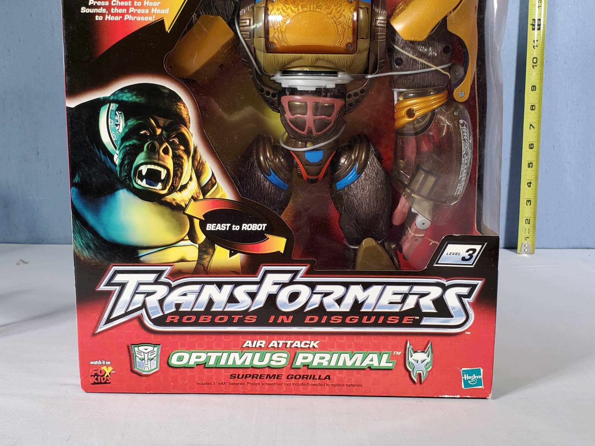 2001 Transformers Robots in Disguise Air Attack Optimus Prime Supreme Gorilla MIB