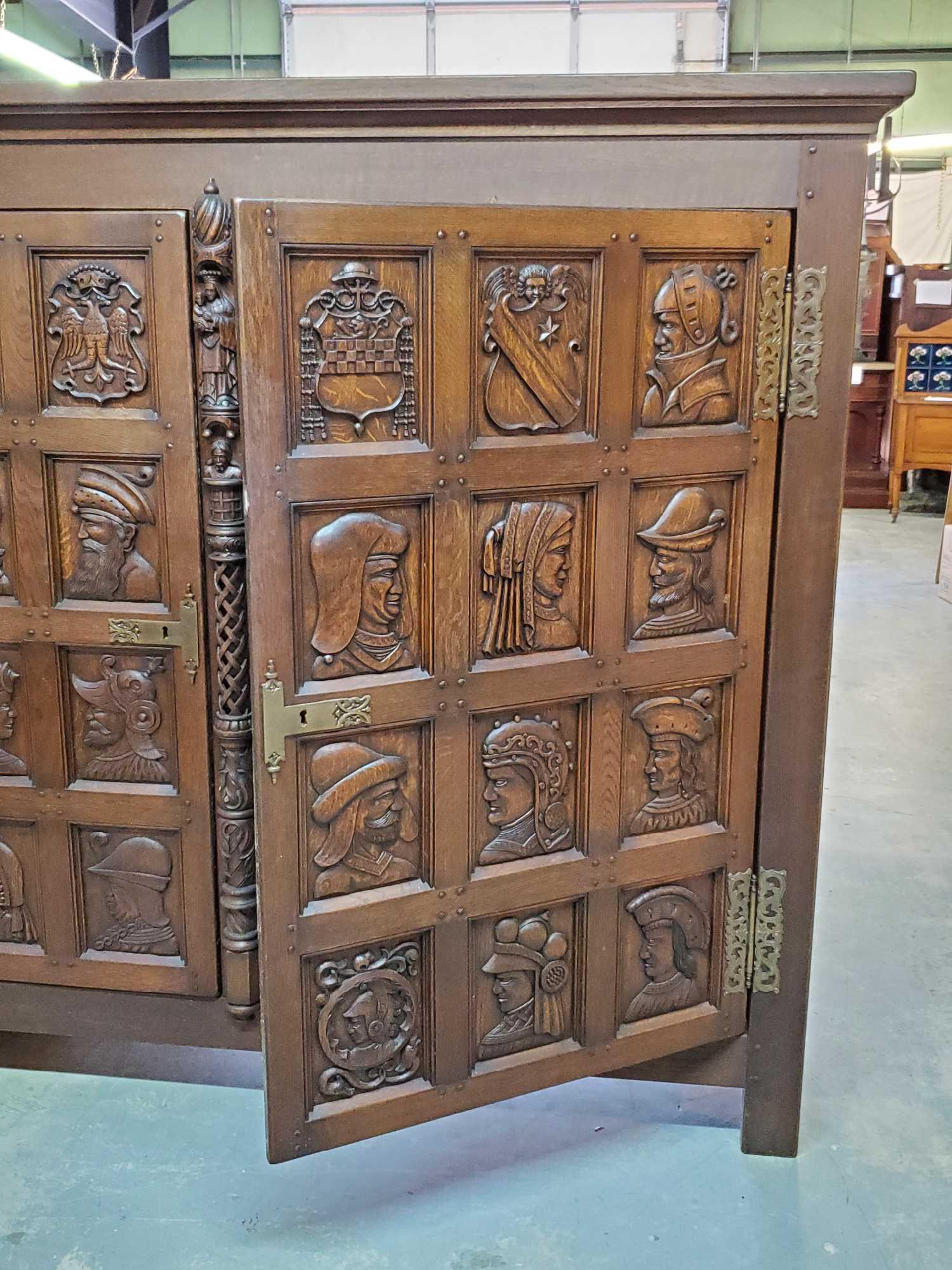 19th century Renaissance style French Oak Portrait Cabinet