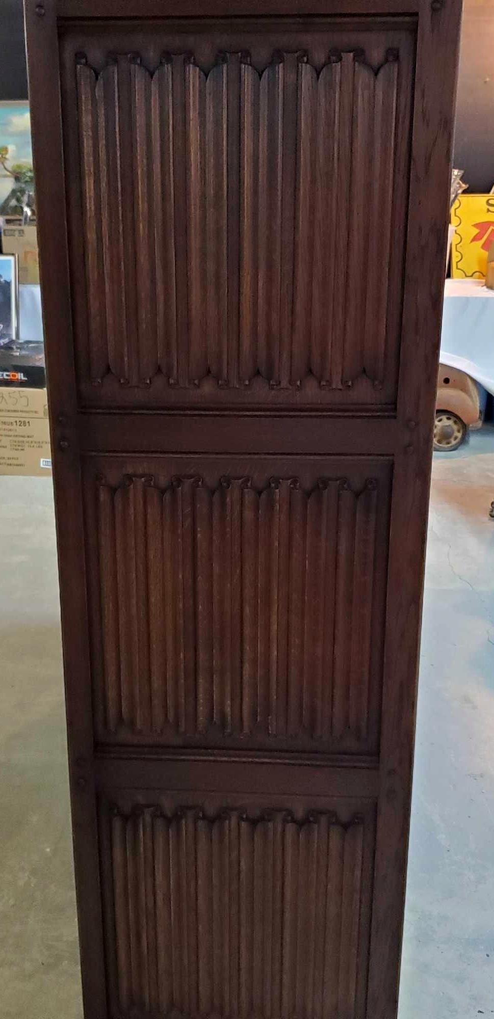 19th century Renaissance style French Oak Portrait Cabinet