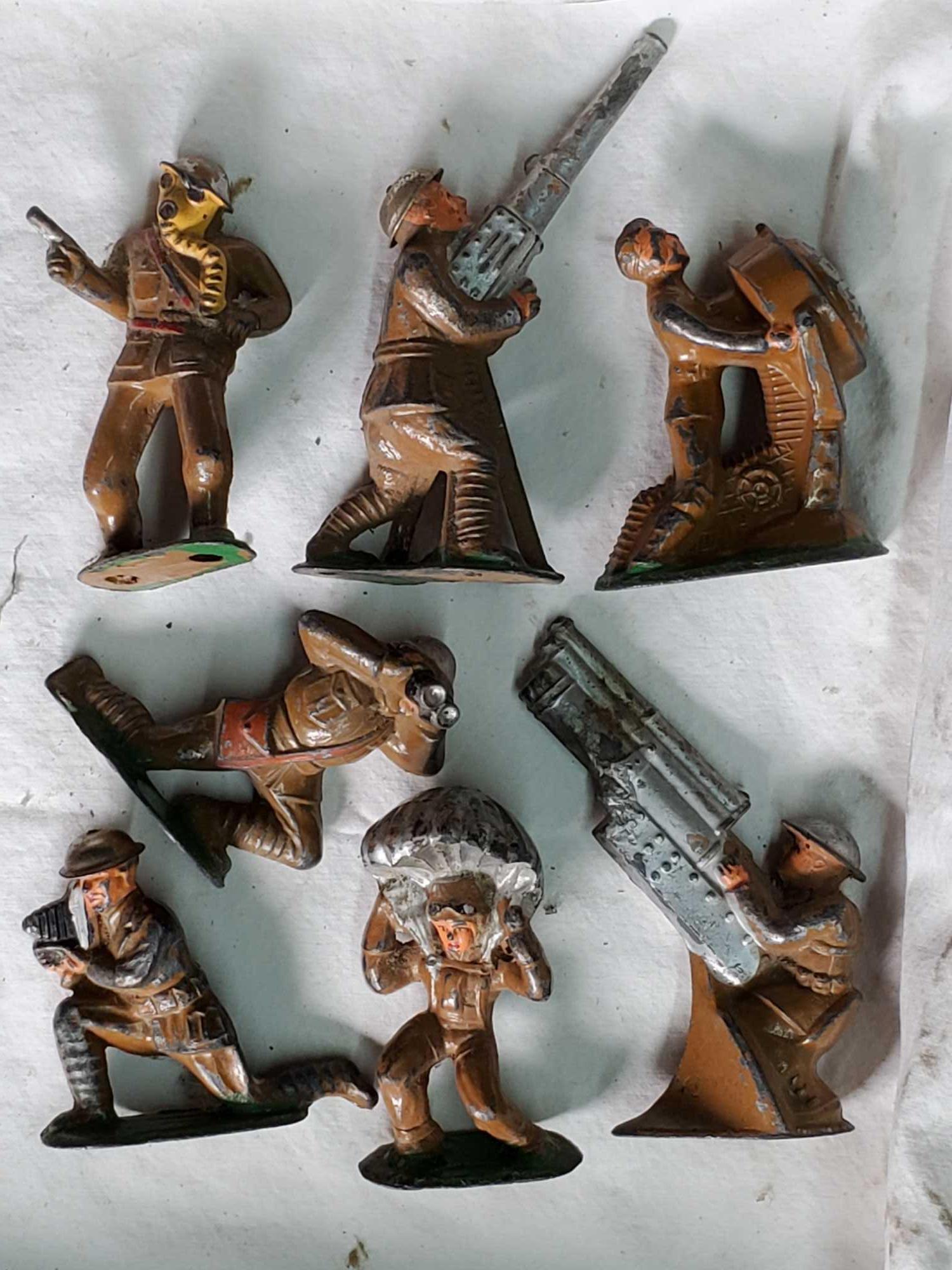 2 Trays Of Barclay/Manoil Dime Store Holloware Toy Soldiers