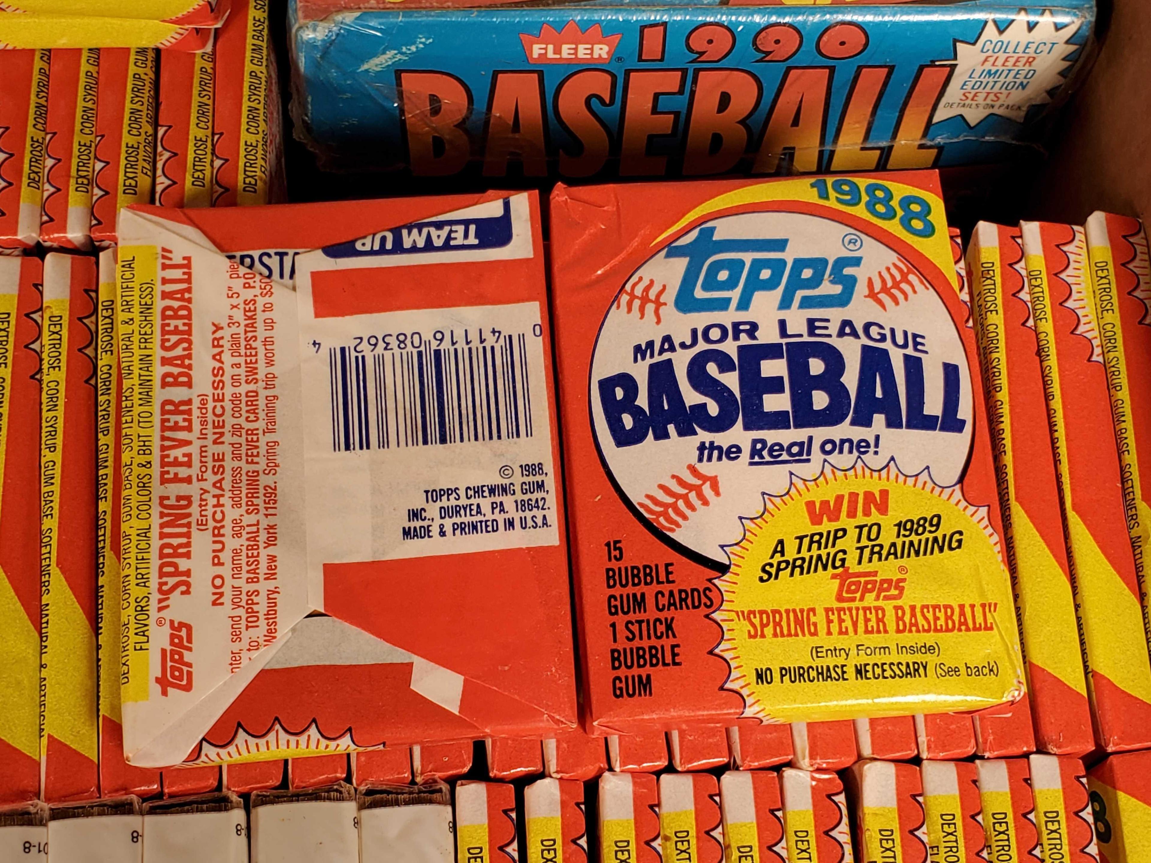 200 Unopened Topps 1980's Baseball Cards