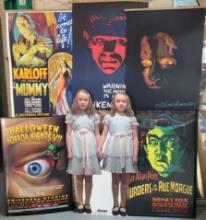 4 Repro Horror Movie Litho Posters, Halloween Horror Nights VII Poster & The Shining Twins Stand Up