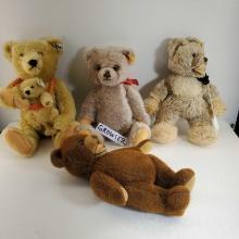 4 Steiff Teddy Bears incl Limited Edition and Pin