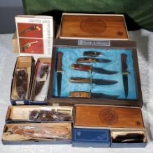Smith & Wesson Display of 7 Knives With Their Boxes and Sheaths, Etc
