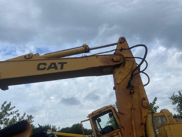 Caterpillar 212 Wheel Excavator