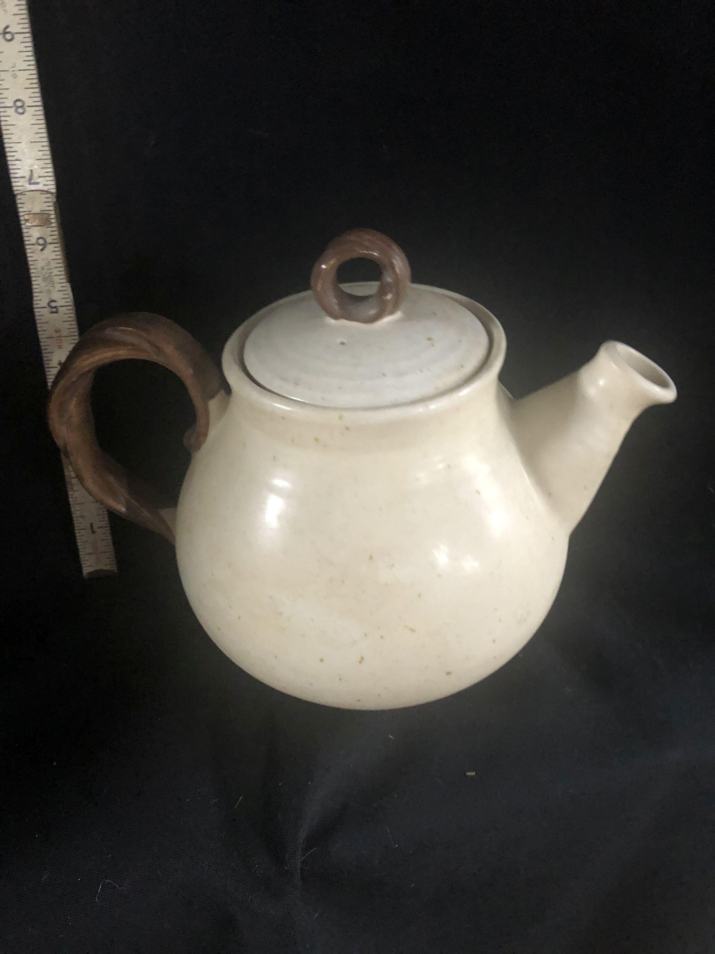 poppytrail Metlox teapot, leaves