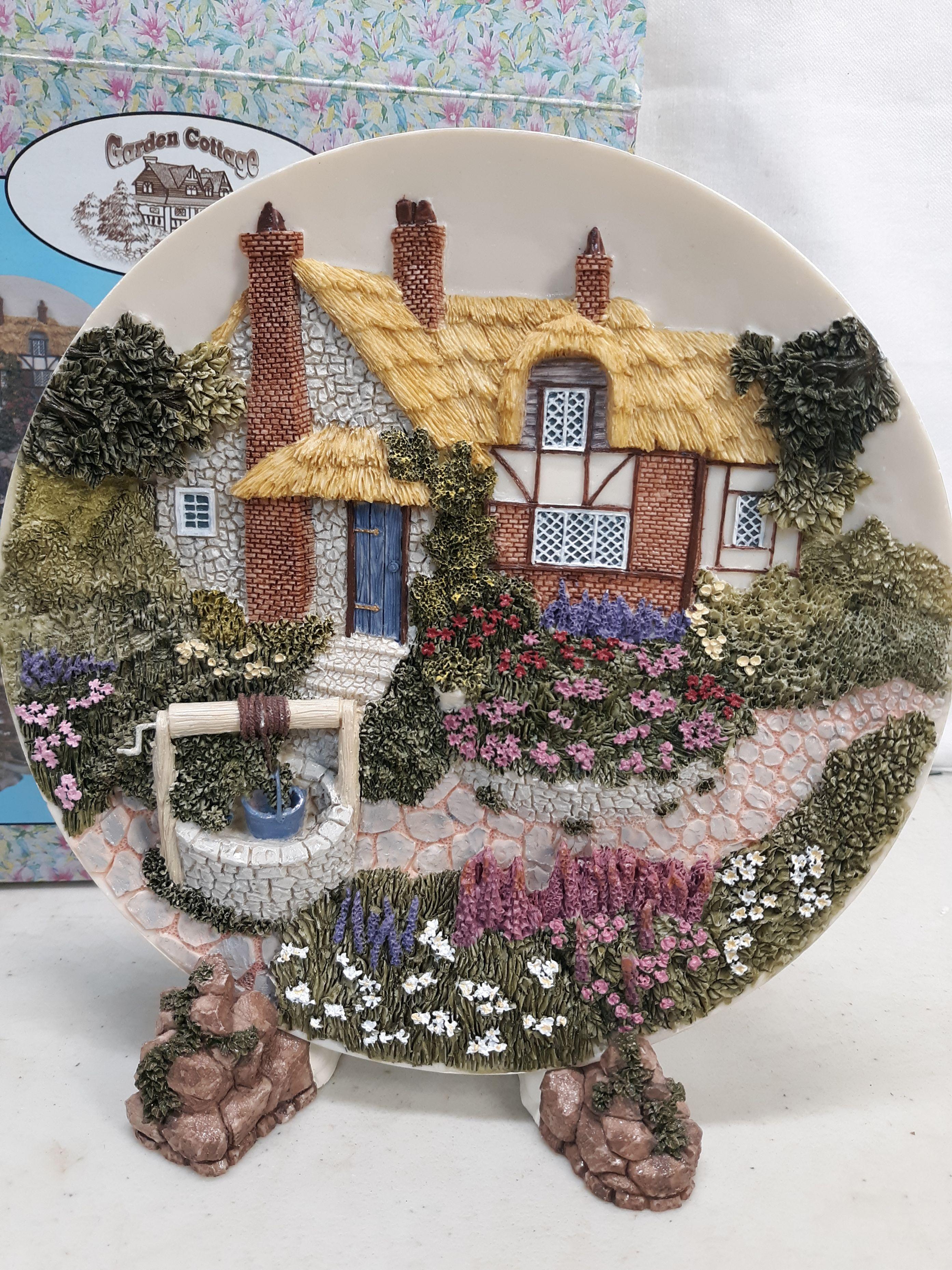 Garden Cottage w/stand, ceramic