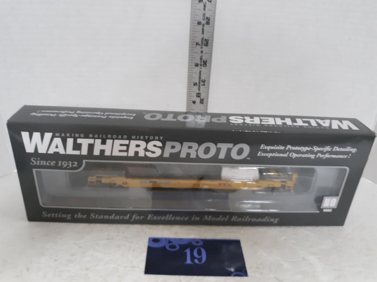 HO Scale, Walthers  Proto, 40' Well Car, DTTX, WAL920109107