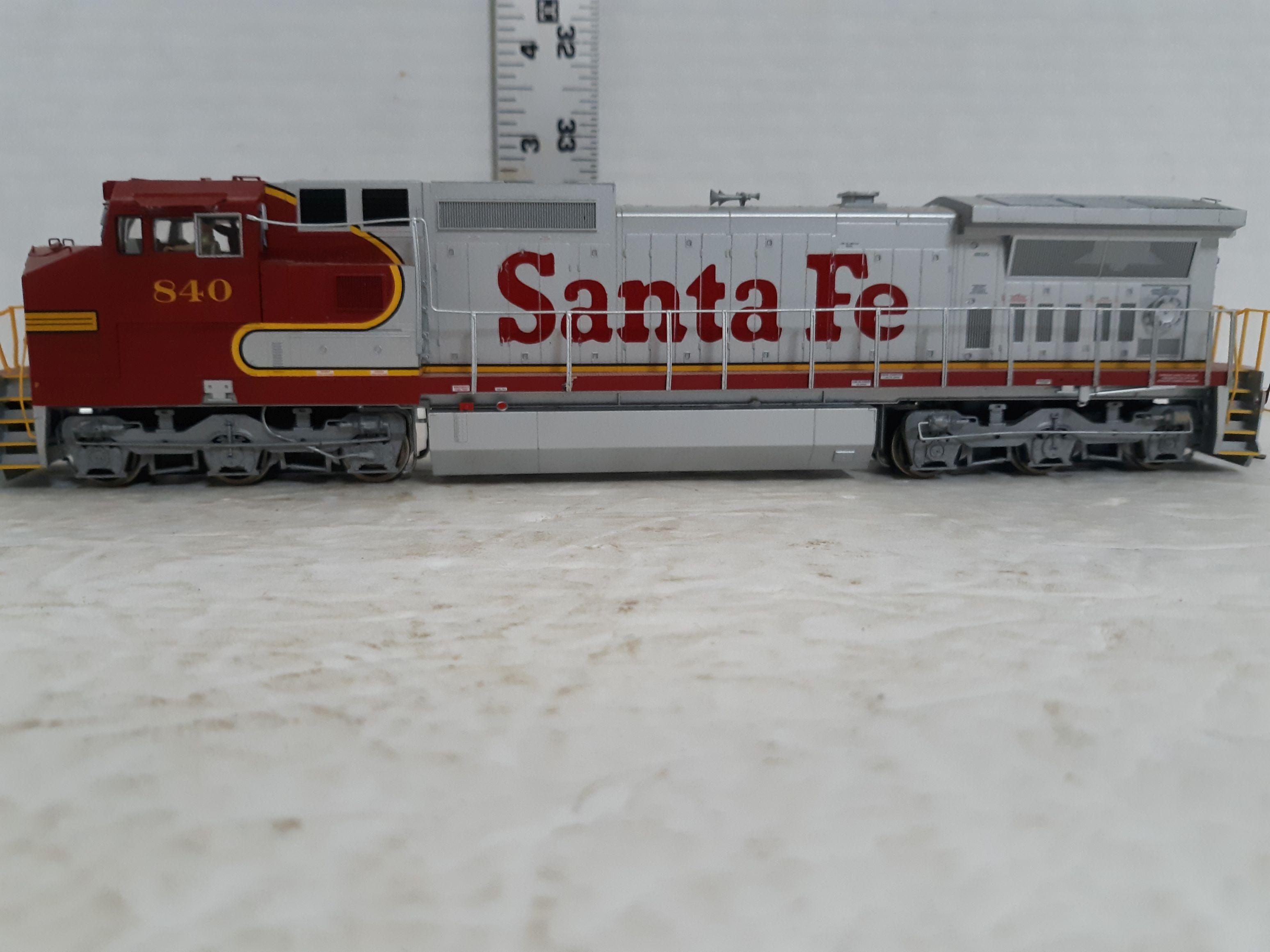 HO Scale, Atlas Model, Santa Fe, 7661 Dash 8-40CW Locomotive, DCC AD 840