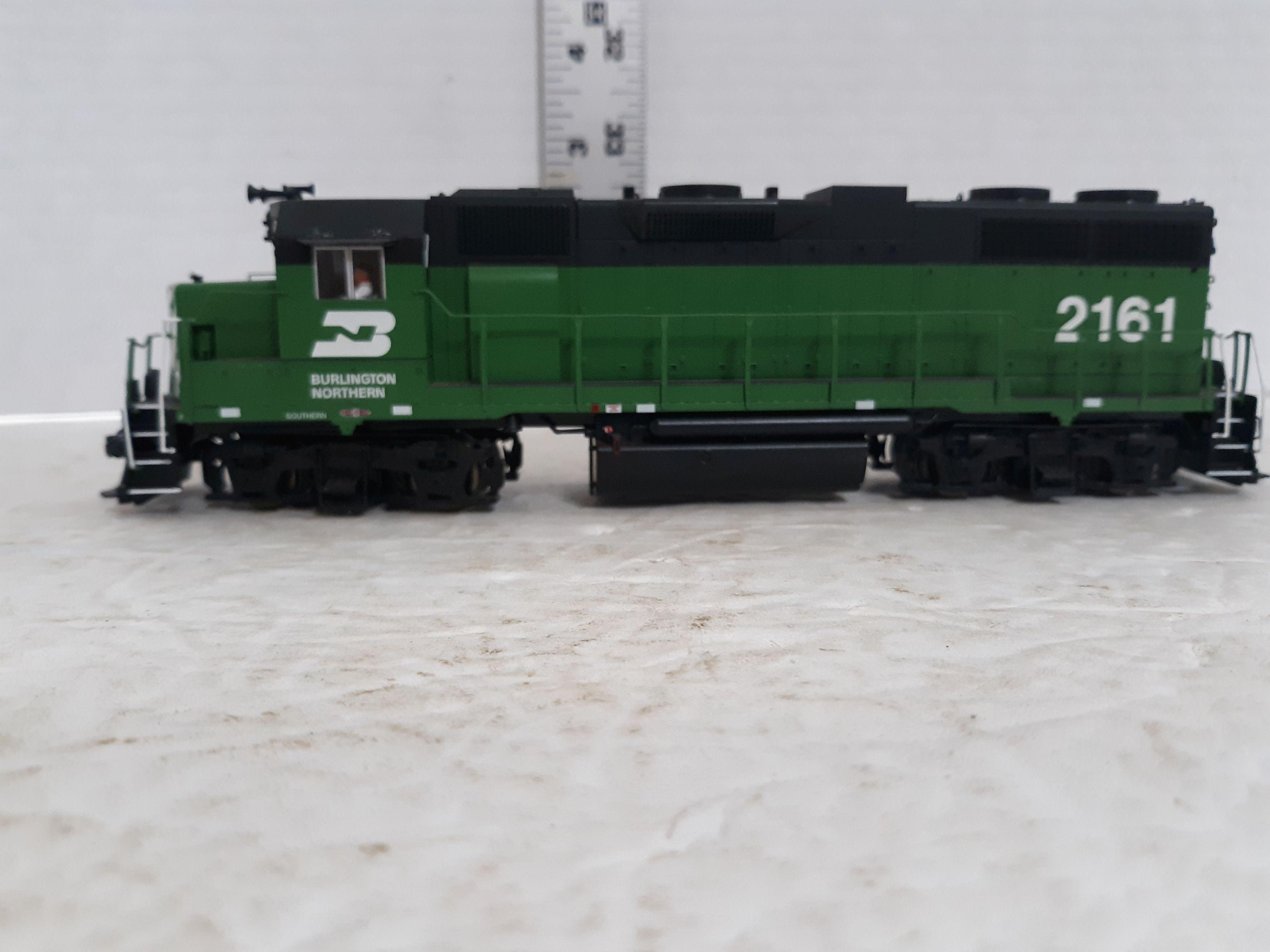 HO Scale, Atlas Model, Burlington Northern, 8953 GP-38 Locomotive, DCC AD 2161