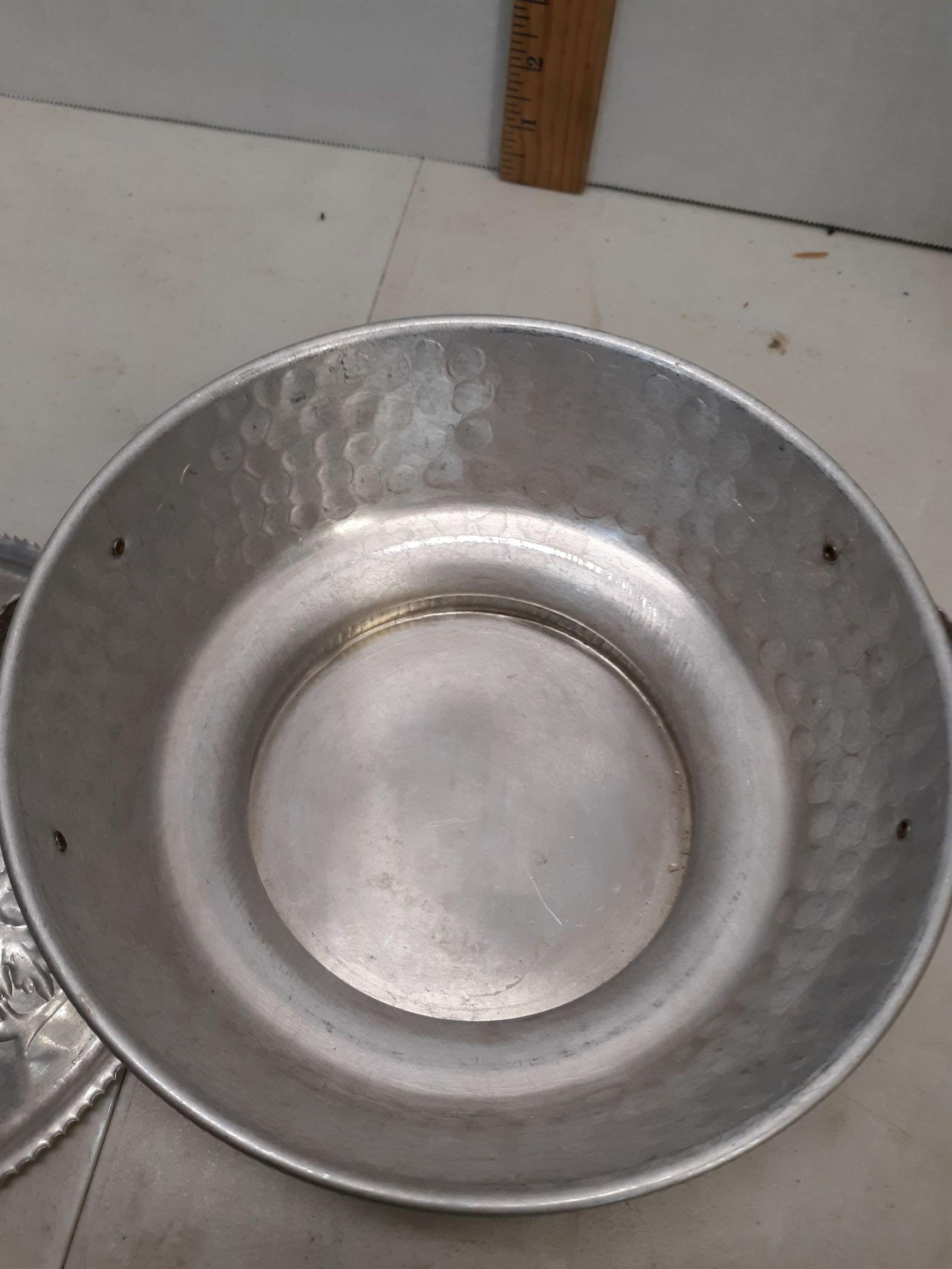 Two aluminum item, ice bucket with lid, serving casserole with lid