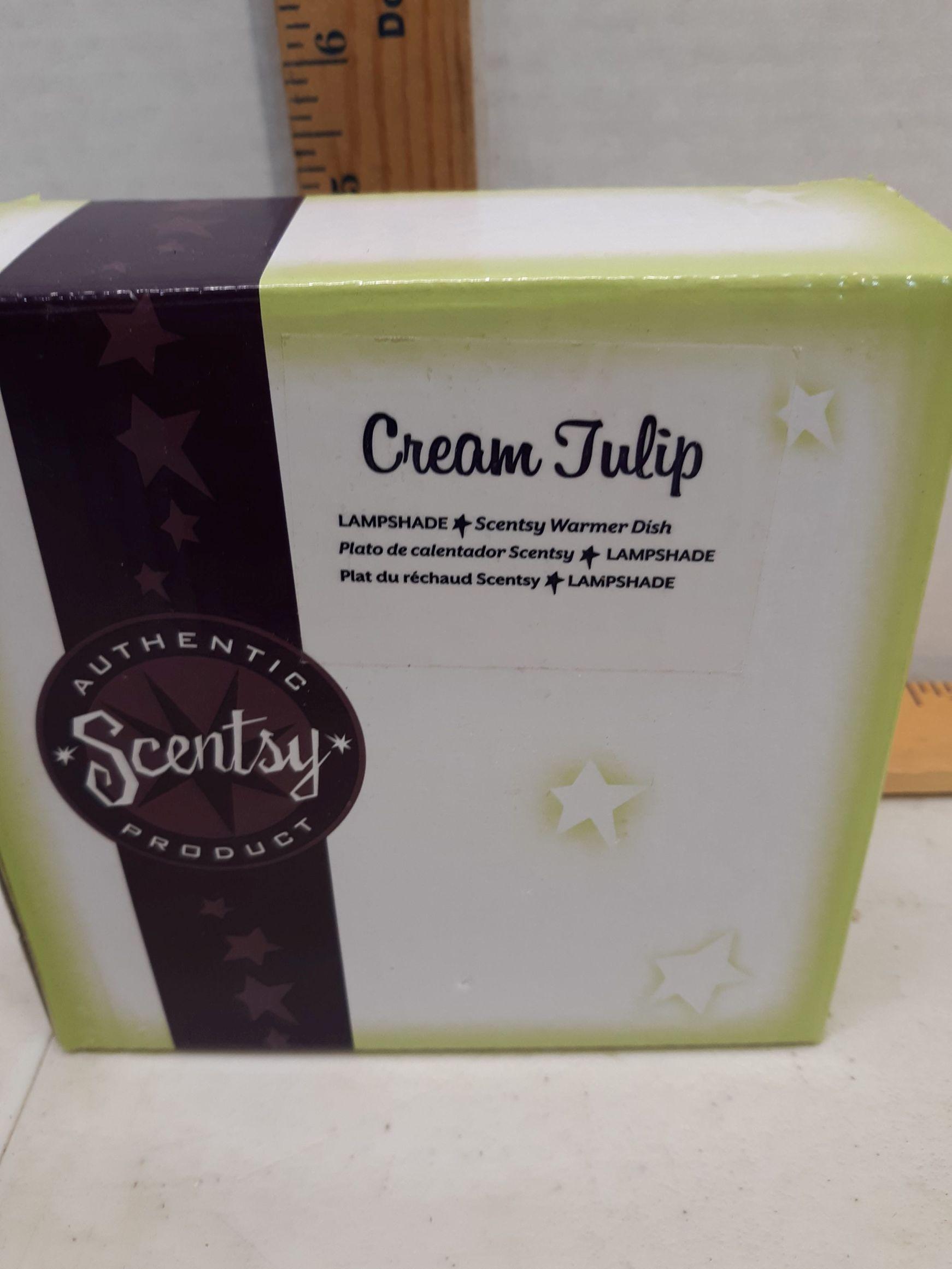 Scentsy Cream Tulip Lampshade, Warmer Dish, New