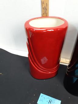 Pair of Vases, 1 Red, 1 Black