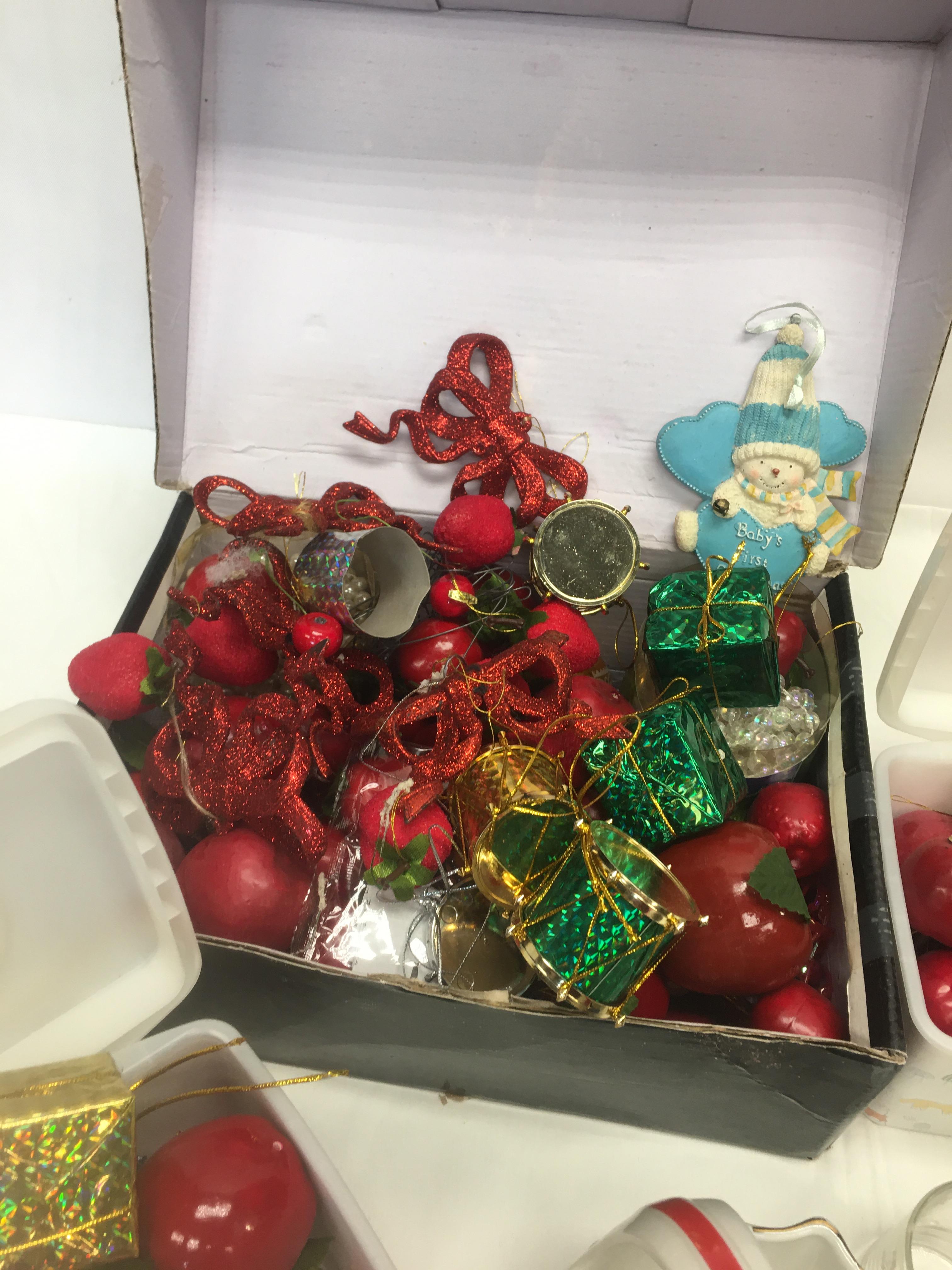 Box Lot/Christmas Ornaments