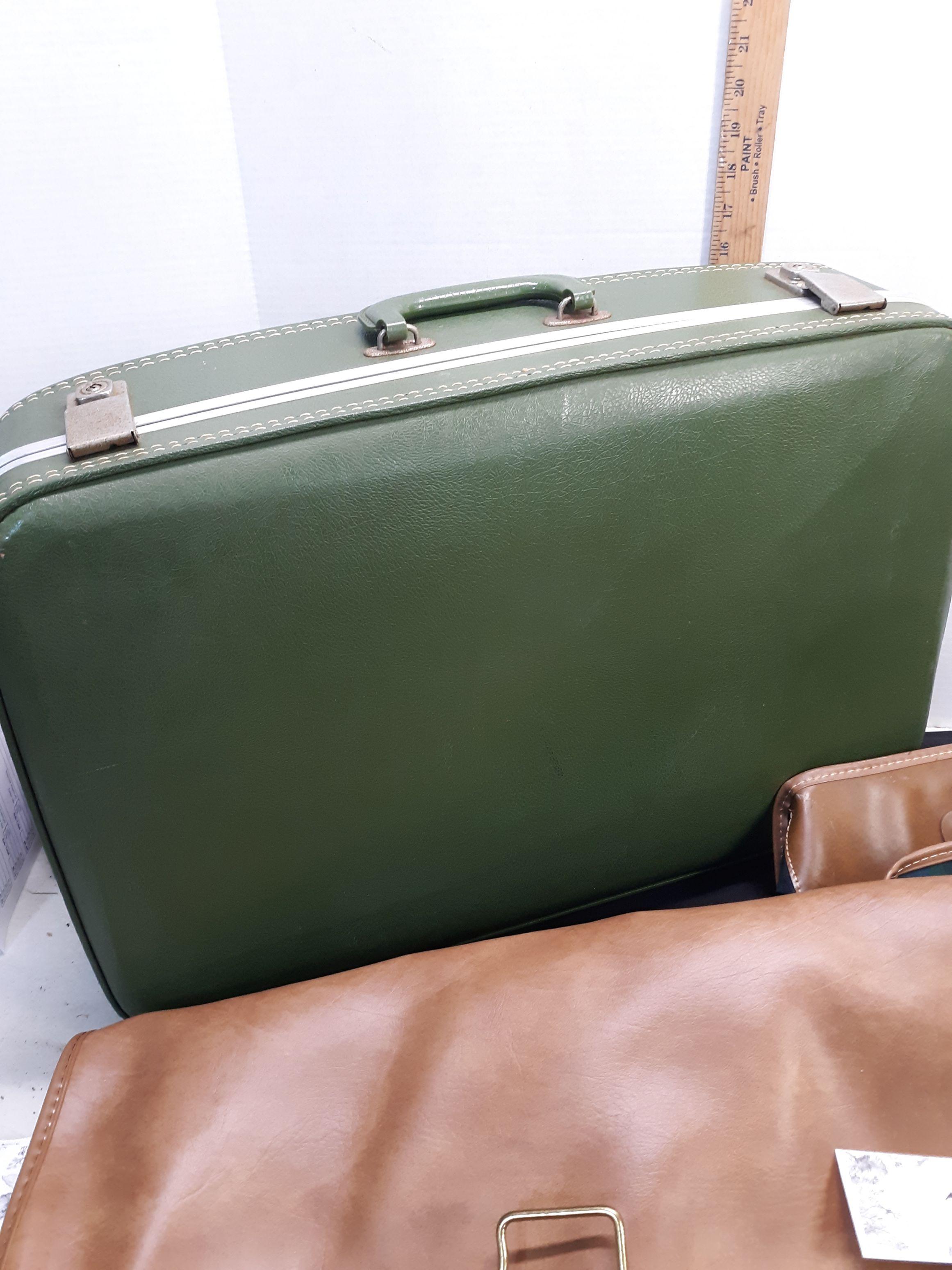 Hard case green suitcase, 2 garment bags