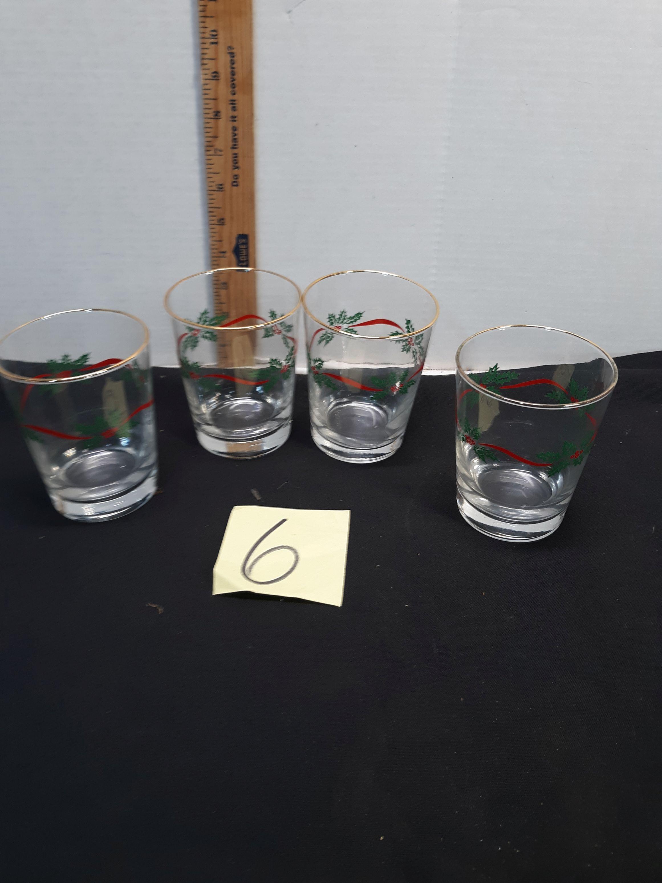 Set of 4 Glass Christmas Tumblers