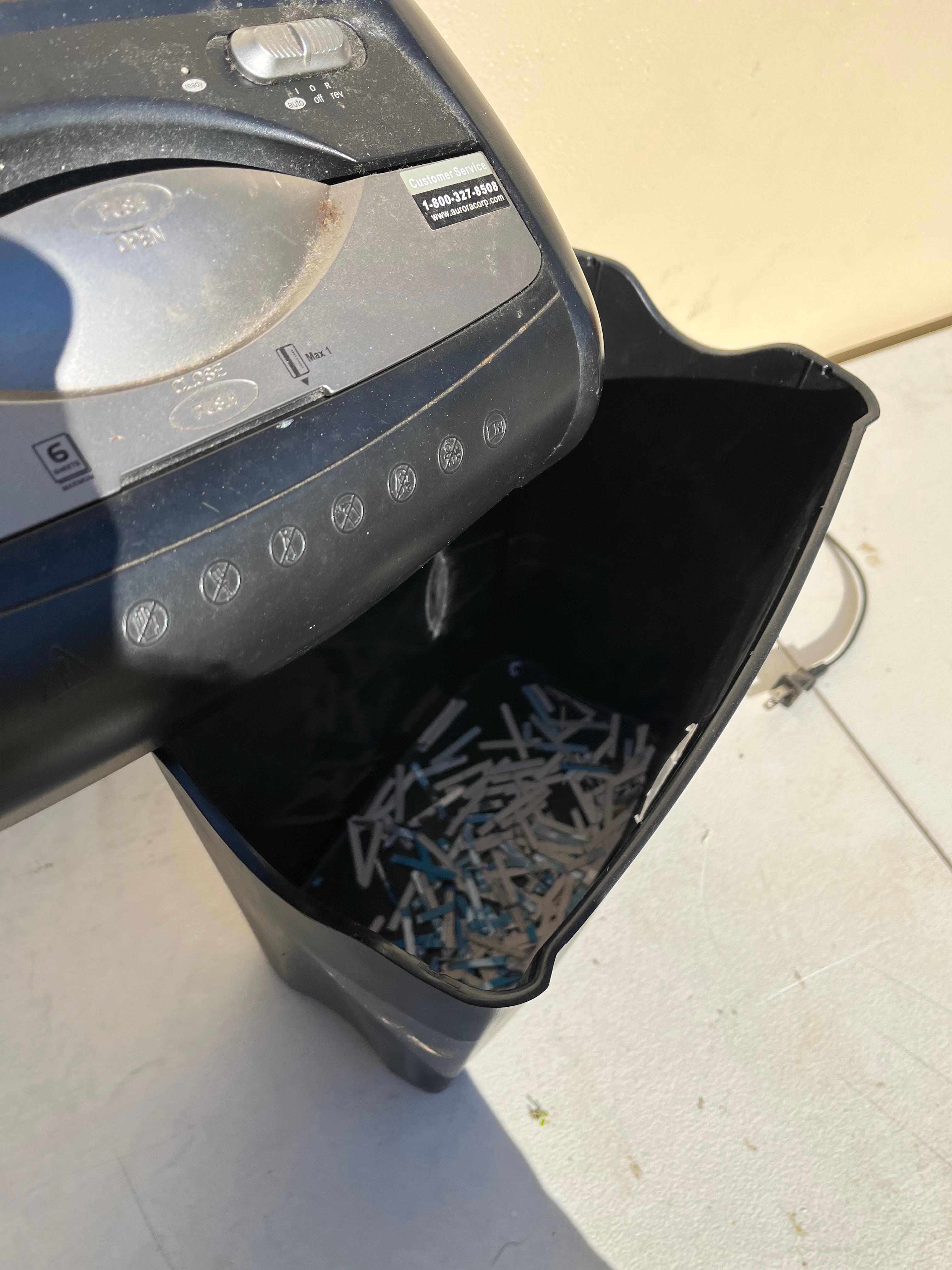 CaseMate WM675XB Paper Shredder