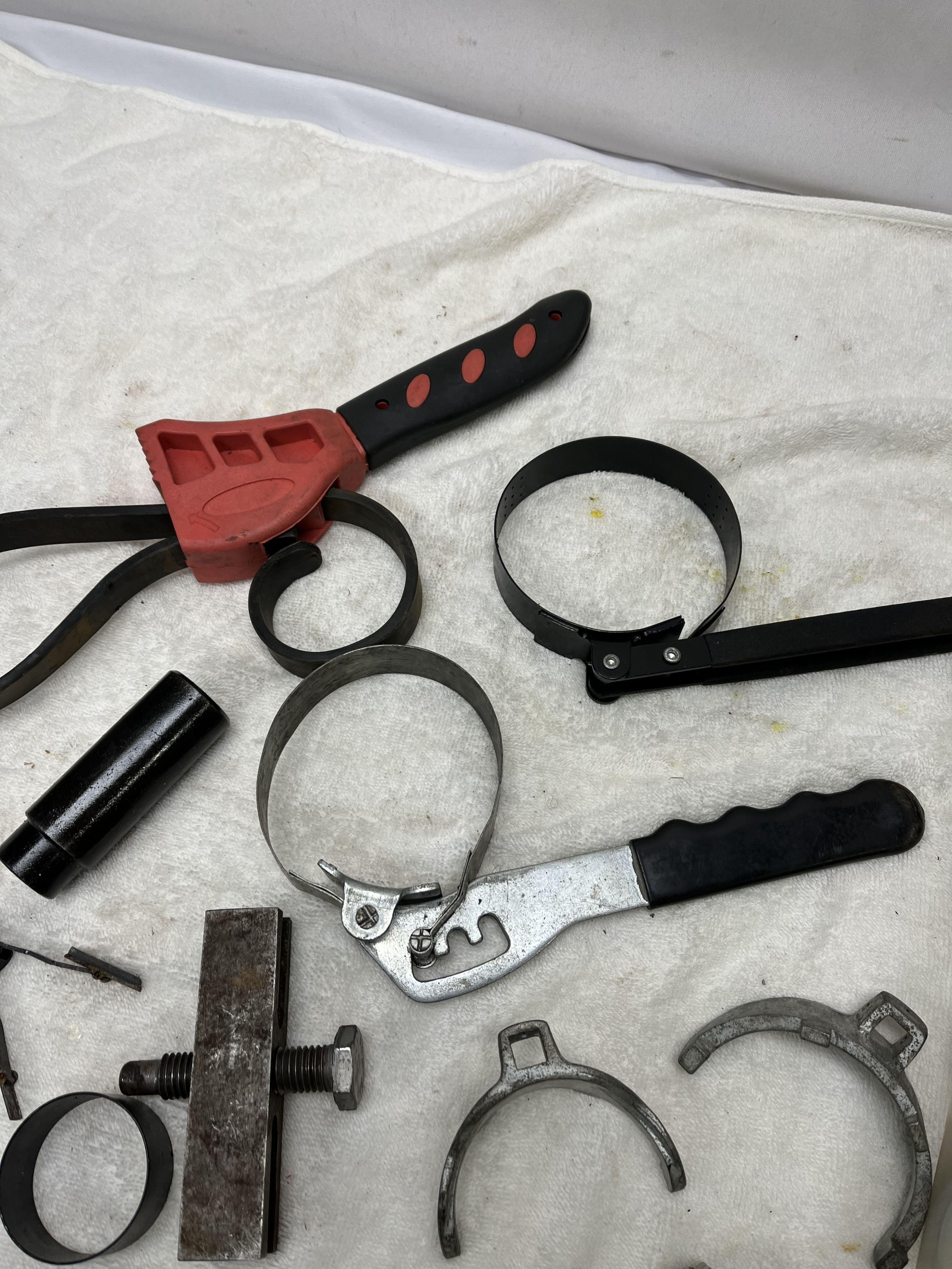 Small Tote Full/Oil Filter Wrenches, Pulley Pullers, ETC