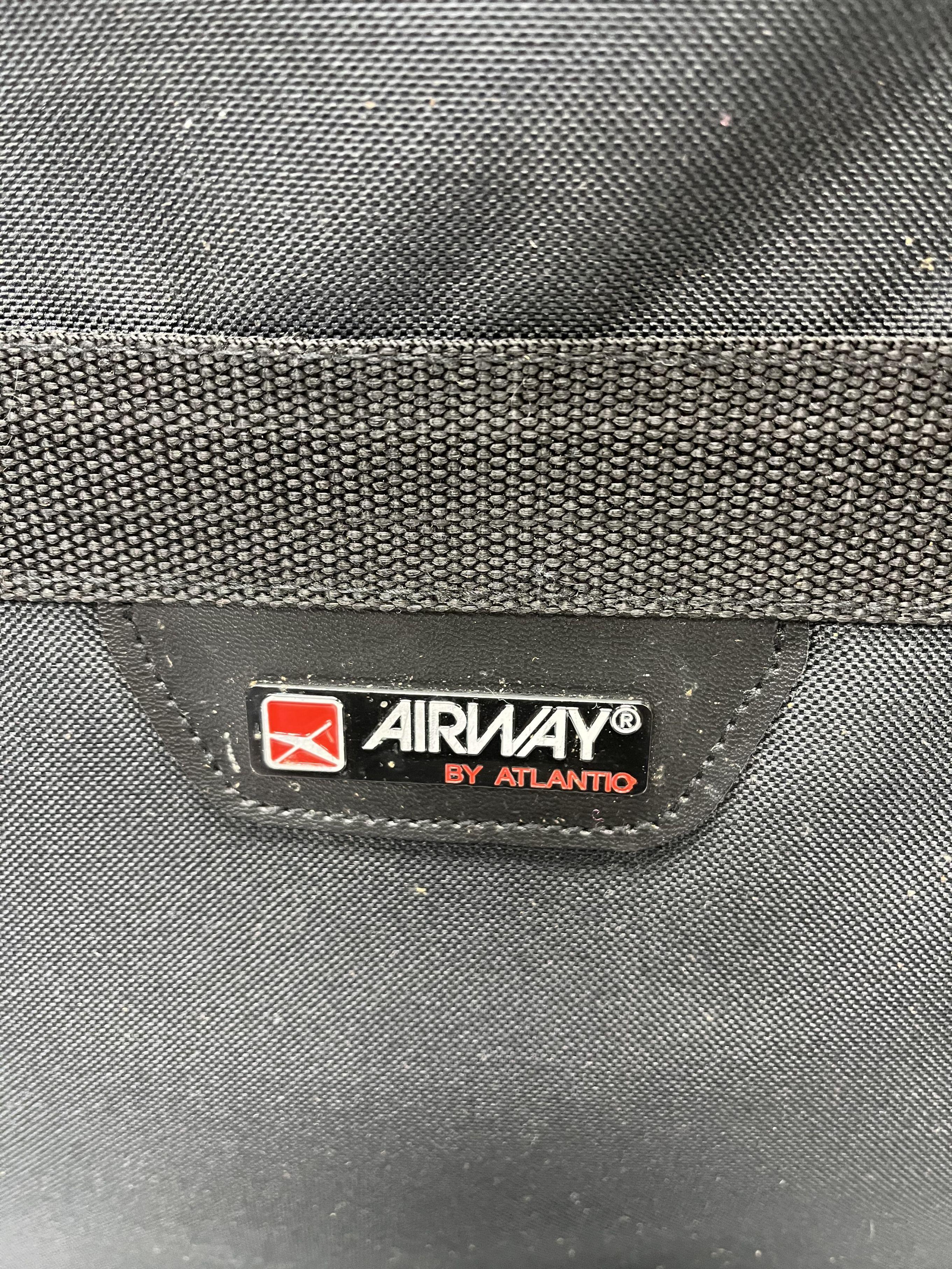 Airway by Atlantic Large Roller Luggage Piece with Toiletary Bag