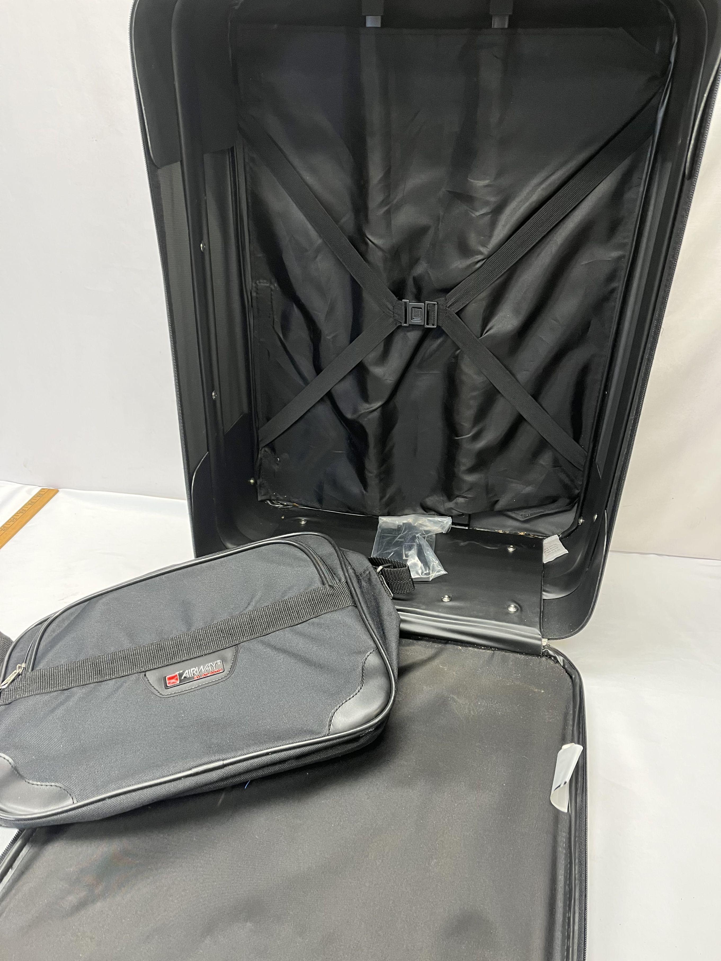 Airway by Atlantic Large Roller Luggage Piece with Toiletary Bag