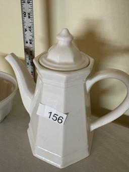 Made In England Bowl/White Pitcher