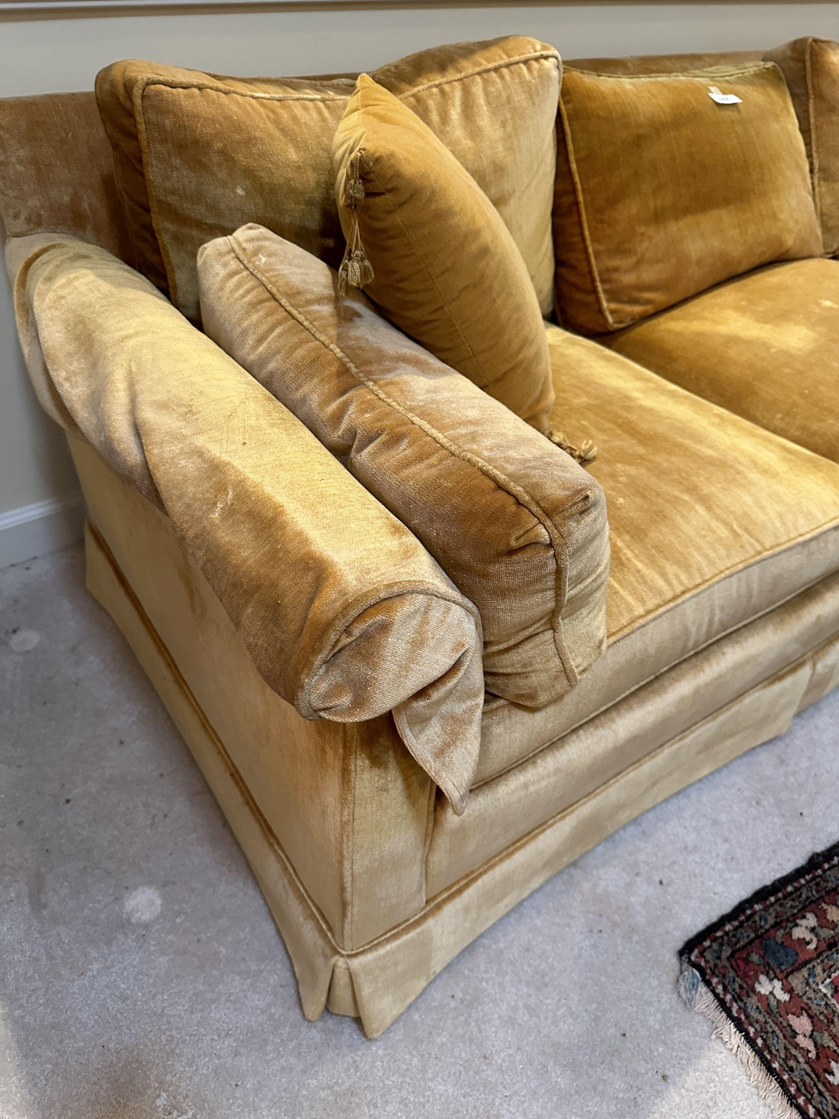 Vintage Henredon Fine Furniture Sofa (Local Pick Up Only)