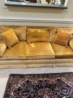 Vintage Henredon Fine Furniture Sofa (Local Pick Up Only)