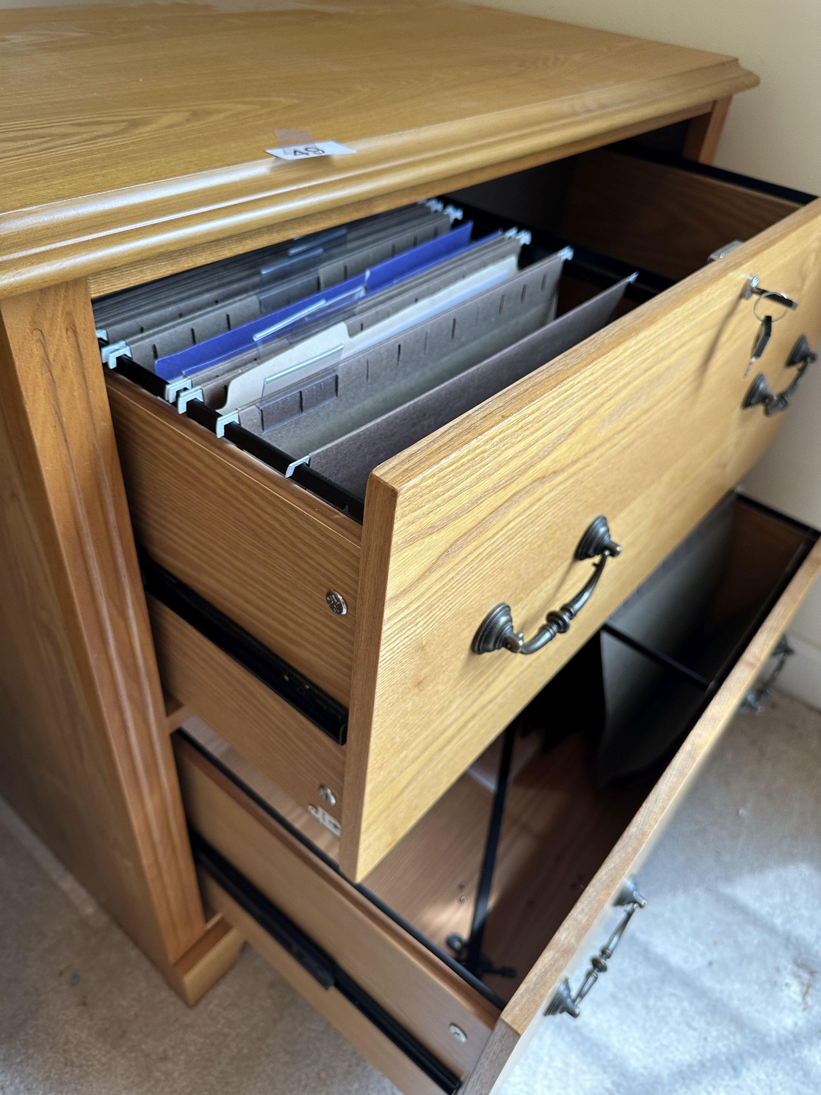 Heavy 2 Drawer Hanging Folder File Cabinet With Key (Local Pick Up Only)