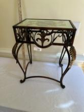 Nice Metal Décor Table/Planter Stand (Local Pick Up Only)