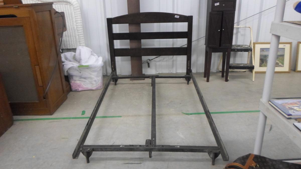 twin bed, metal frame can go up to full size with a twin head board