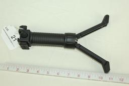 New AR-15 Forward Grip w/Spring Loaded Rifle Bipod