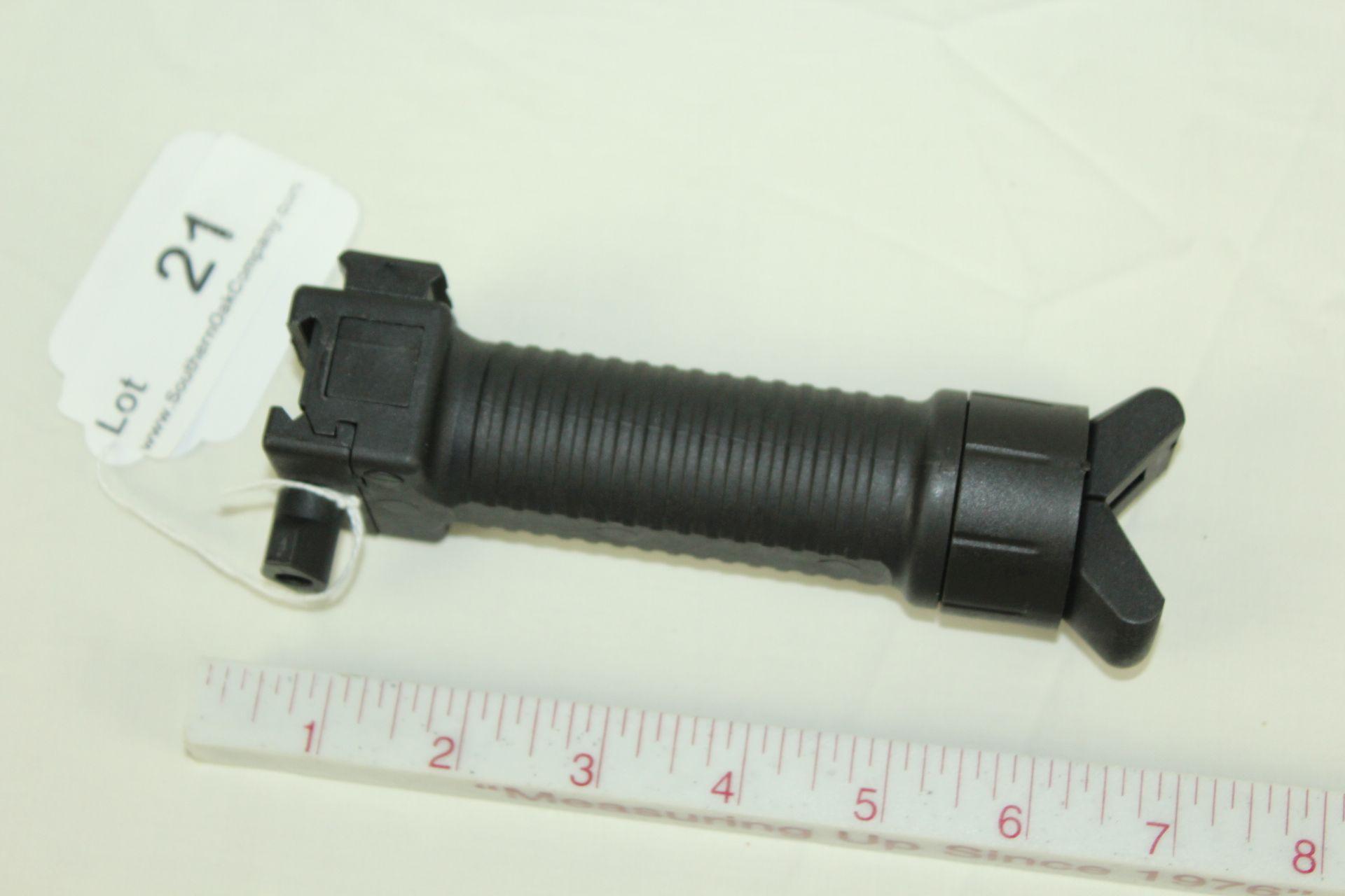 New AR-15 Forward Grip w/Spring Loaded Rifle Bipod